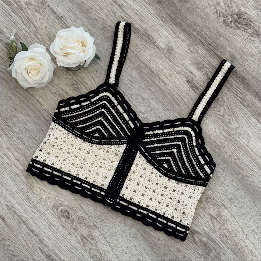 NEW JASON WU Cropped Eyelet Crochet Cropped Top In Black & Cream Size 2 $325